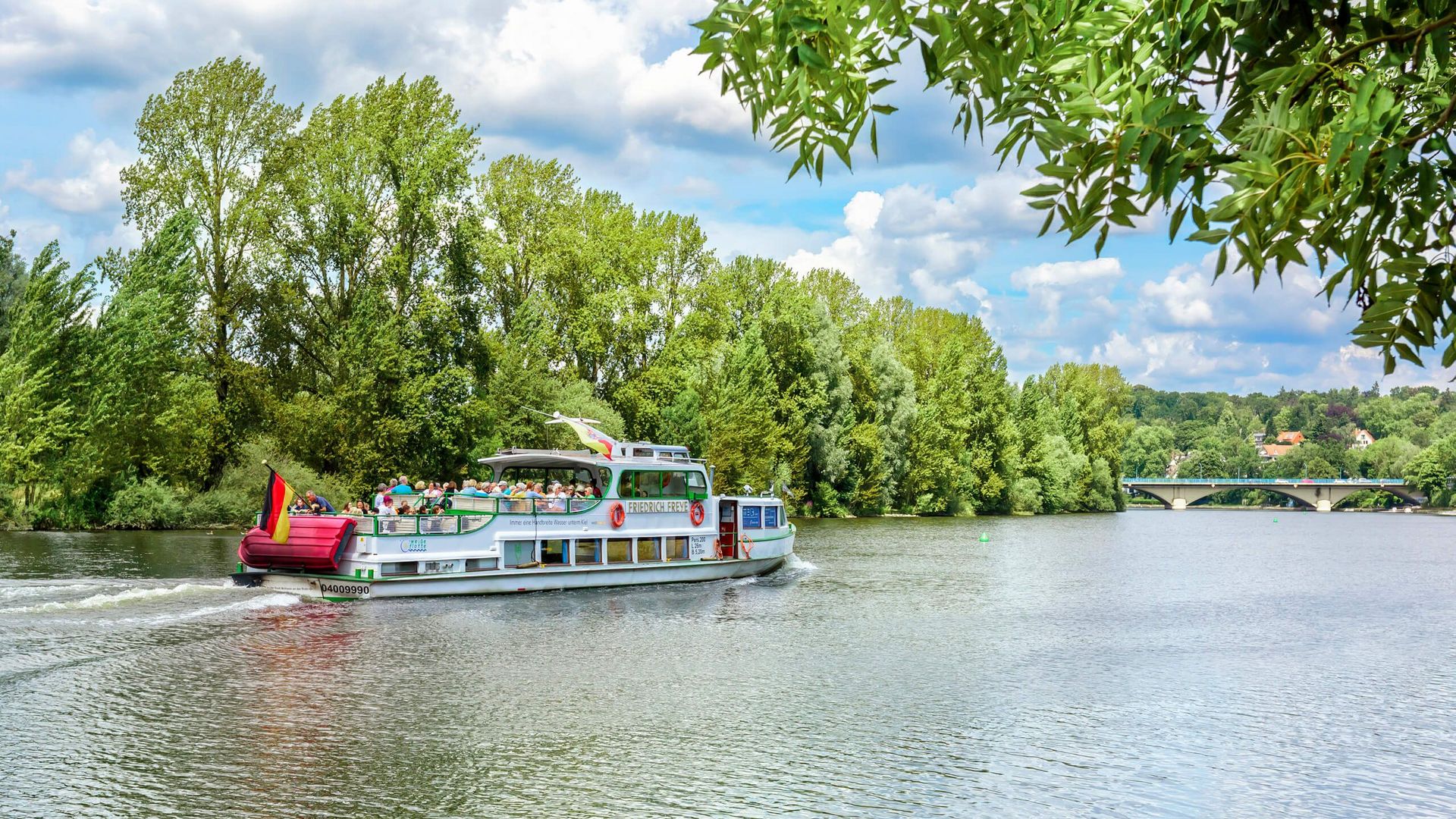 Linienfahrt der Weißen Flotte Mülheim an der Ruhr im Sommer 2023 