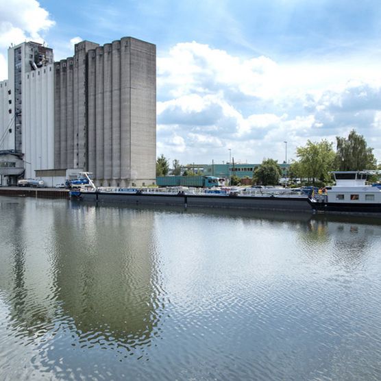 Rhein-Ruhr-Hafen in Mülheim